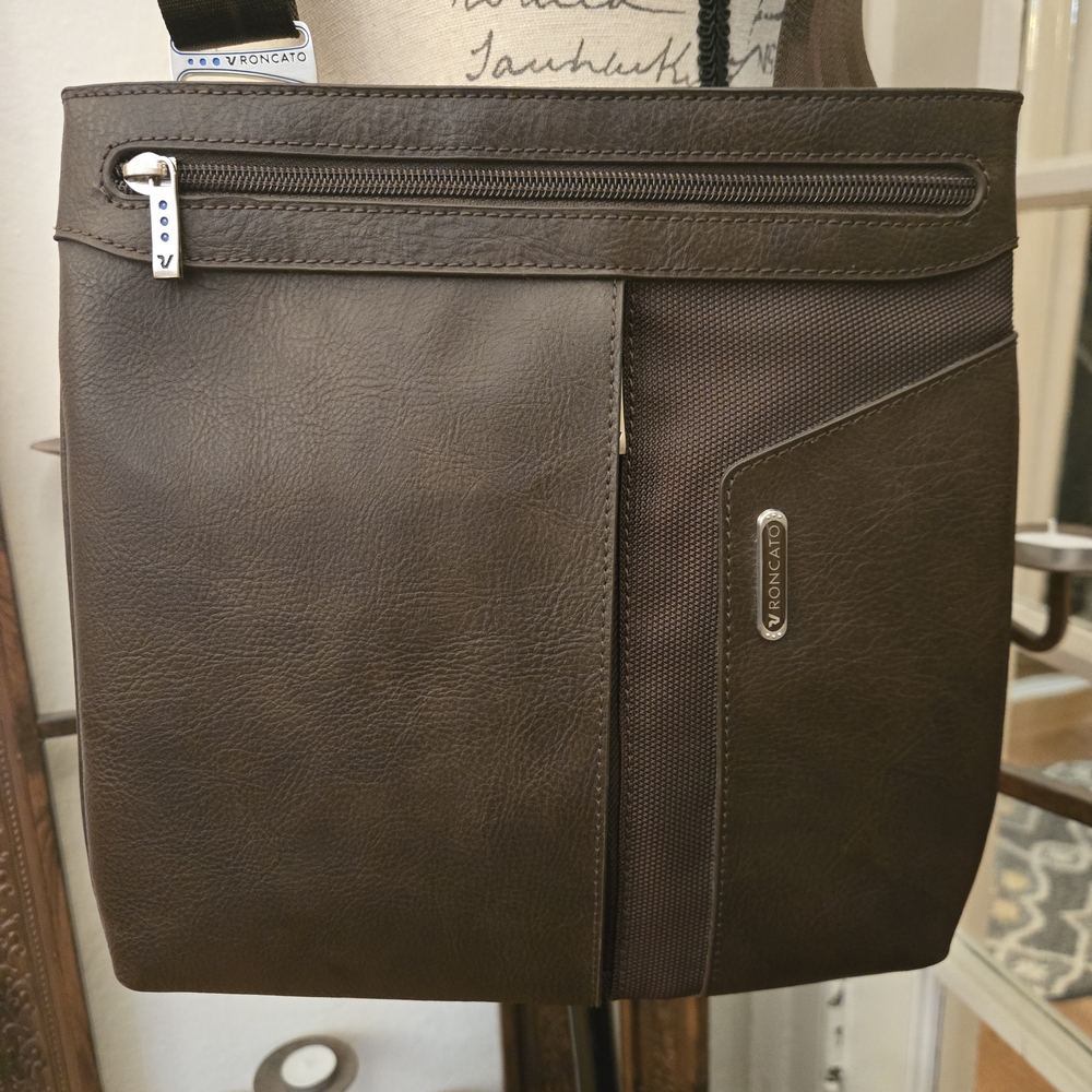 Roncato Correspondent Bag - Picture 1 of 16